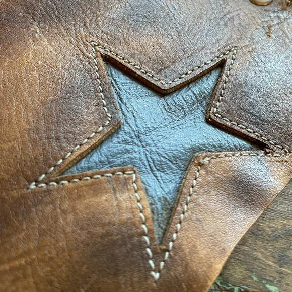 Hand made vintage leather cuff with star design  three buckles - Picture 10 of 10